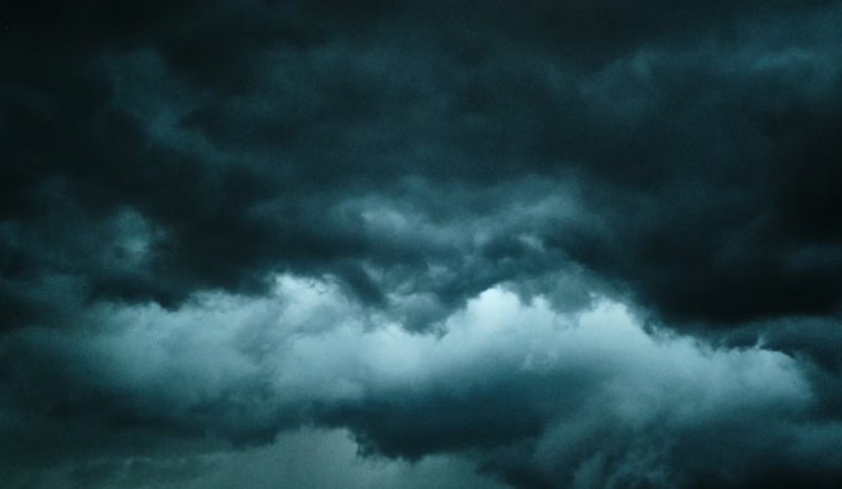 Honolulu Hunkers Down as Flood Watch Soaks Friday Commute