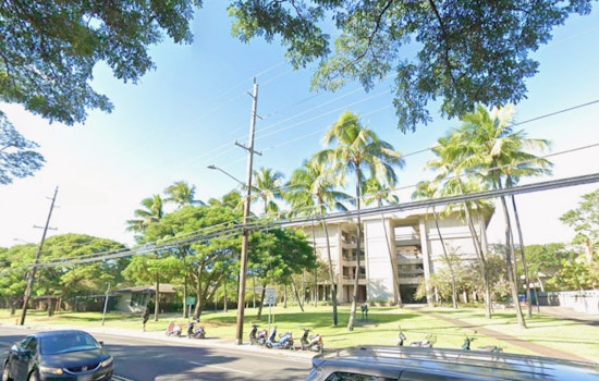 Honolulu Pols Eye $429M UH Tuition Stash for Budget Fix