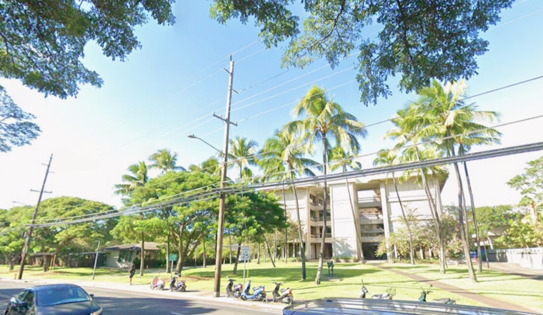 Honolulu Pols Eye $429M UH Tuition Stash for Budget Fix