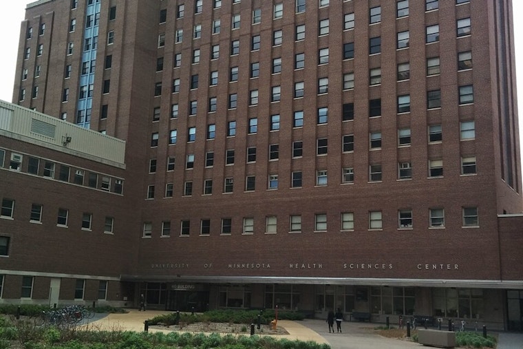 Hospital Showdown Truce Keeps U Doctors From Fleeing Minneapolis