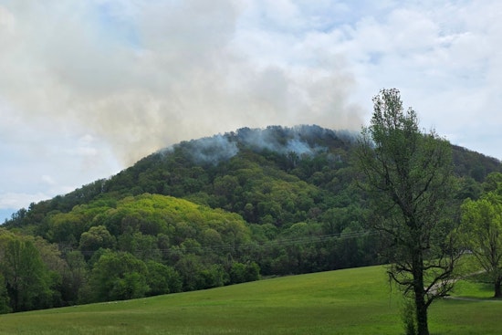 House Mountain Fire Near Knoxville Burns 40 Acres, 60% Contained