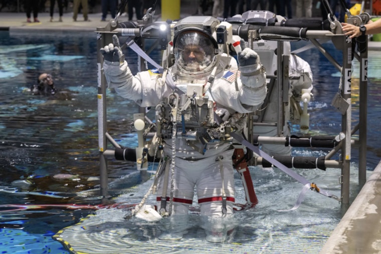 Houston ER Doc Swaps Night Shifts For Space Station Stint