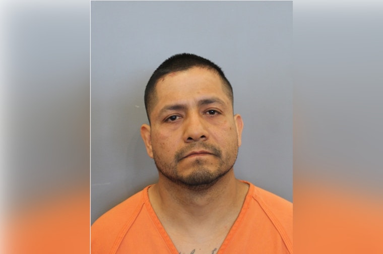 Houston Parking Lot Stickup On Southwest Freeway Ends In Gunfire, Cops Say