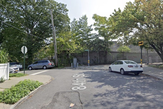Jackson Heights Horror As 2 Young Adults Found Shot In The Head Overnight