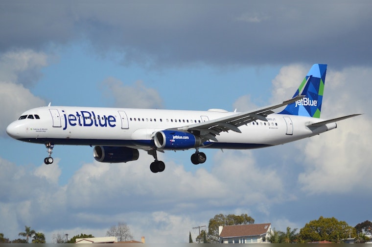 JetBlue Grabs FLL Turf While Spirit Flails for Lifeline