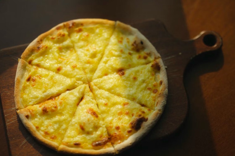 Southtown Snags Julian’s Pizza & More And Its Cult‑Favorite Pies
