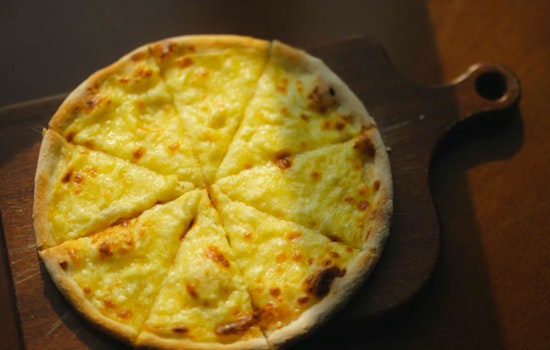 Southtown Snags Julian’s Pizza & More And Its Cult‑Favorite Pies