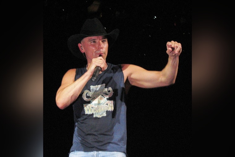 Kenny Chesney Axes July 4 Sphere Gigs, Vegas Tourists Scramble