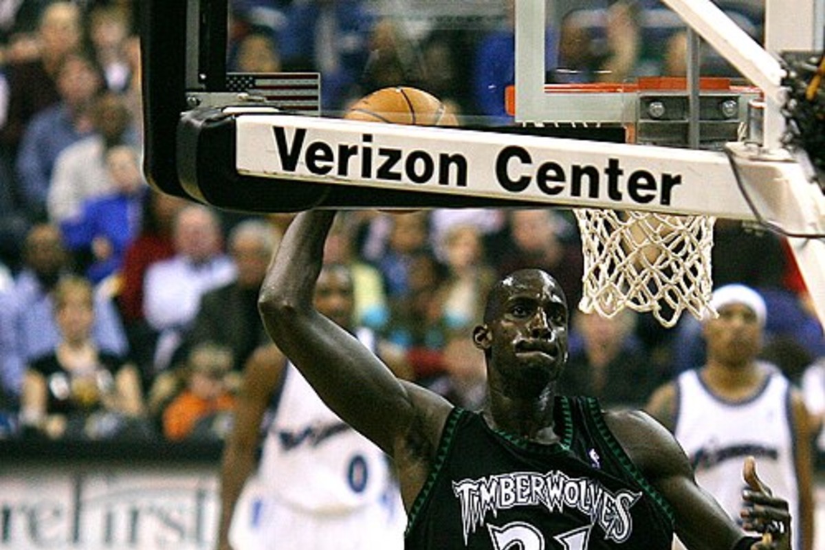 Kevin Garnett Storms Back To Target Center For Wolves Finale Show