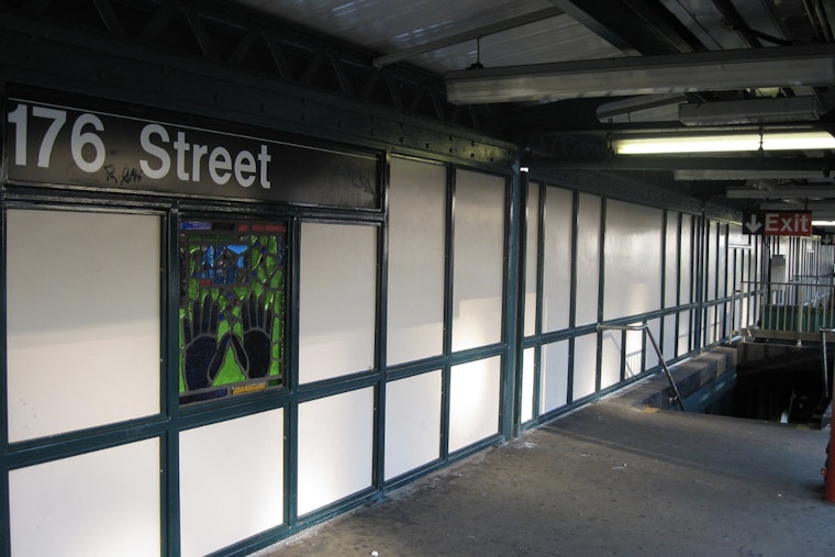 Knife-Wielding Thief Rips Teen's $2.8K Gold Chain at Bronx Station