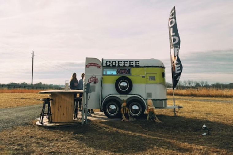 Kooks Coffee Rolls Into Kakaʻako, Keeps UH Mānoa Caffeinated