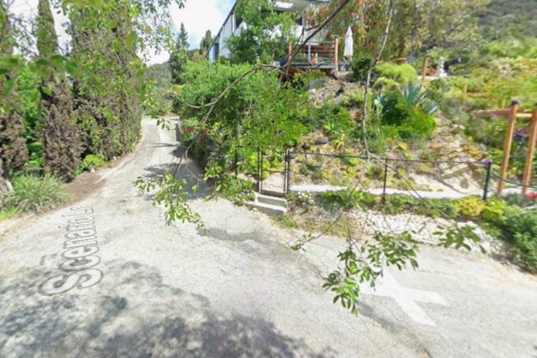 LAFD Scrambles To Hillside Blaze On Beverly Crest’s Scenario Lane