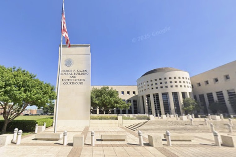 Laredo 'One-Stop' Cartel Smuggler Gets 11 Years After Feds Bust 1,900-Migrant Ring
