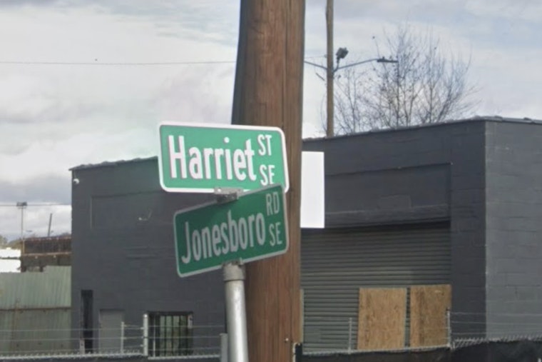 Late-Night Dirt-Bike Crash on Jonesboro Road Leaves Atlanta Rider Dead