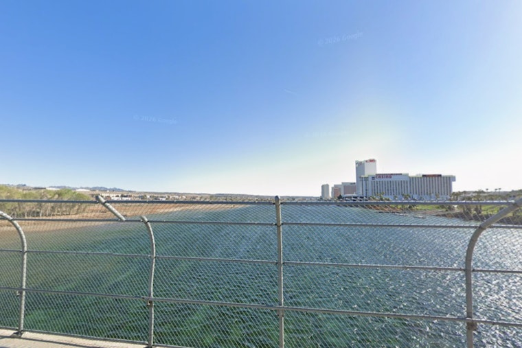 Laughlin River Crowd Surge Pours Cash Into Casinos And Mom-and-Pop Shops