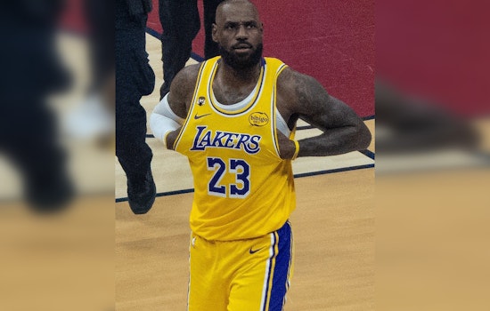 LeBron, Lakers Torch Rockets In L.A. As Durant Trips Up In Return
