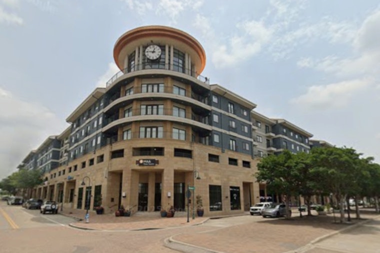 Lion And Crown Pub Quietly Opens in Craig Ranch With Late-Night Pints