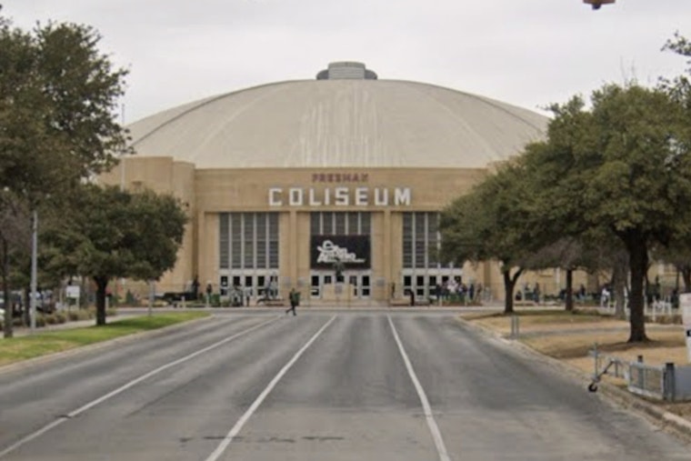 Loki Lands In The Alamo City Tom Hiddleston Warps Into SpaceCon San Antonio