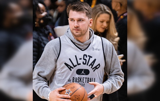 Luka Dončić Exits vs Thunder With Left Hamstring Injury