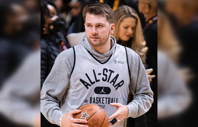 Luka Dončić Exits vs Thunder With Left Hamstring Injury