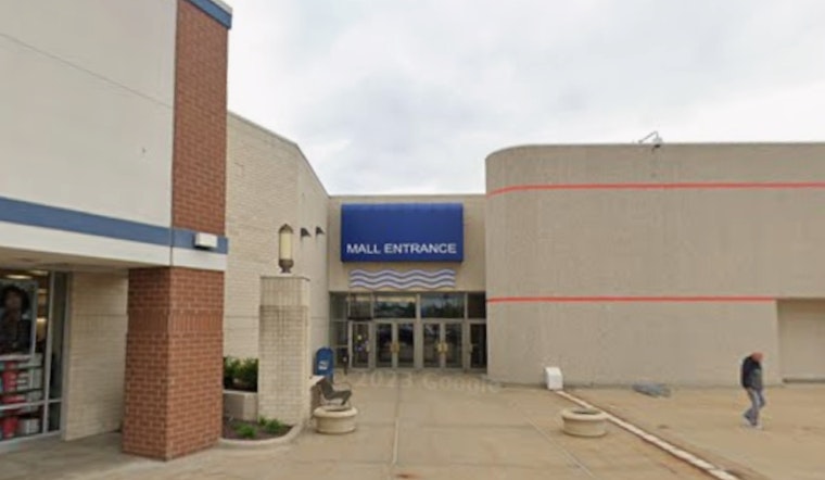 Mall Goes Wild As Da Spot’s Crazy Waffles Hit Bay City Town Center
