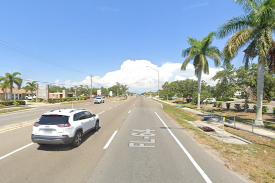 Manatee Avenue Turns Into Parade Parking Lot for De Soto Spectacle