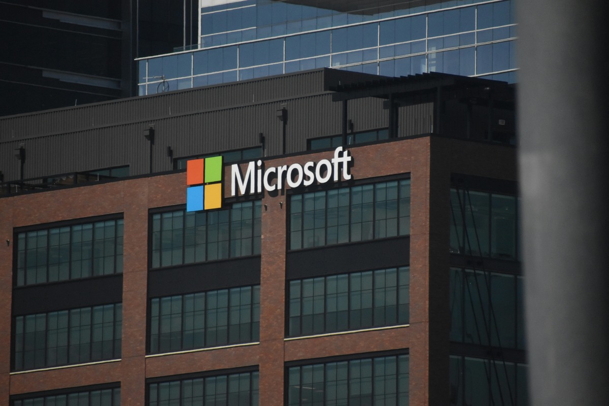 Microsoft Dangles Golden Goodbyes For Seattle Veterans As AI Push Heats Up