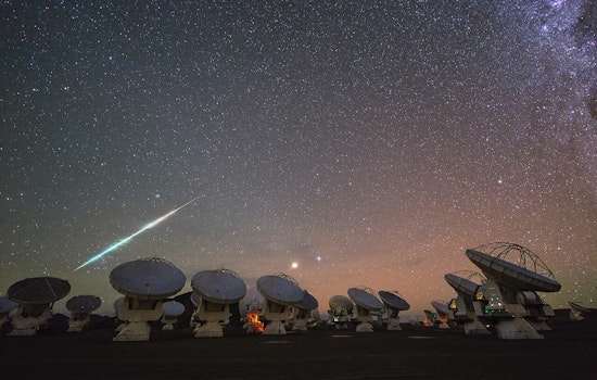 Midnight Green Fireball Startles Puget Sound And Vancouver Island