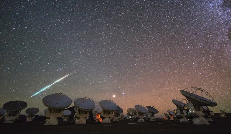 Midnight Green Fireball Startles Puget Sound And Vancouver Island