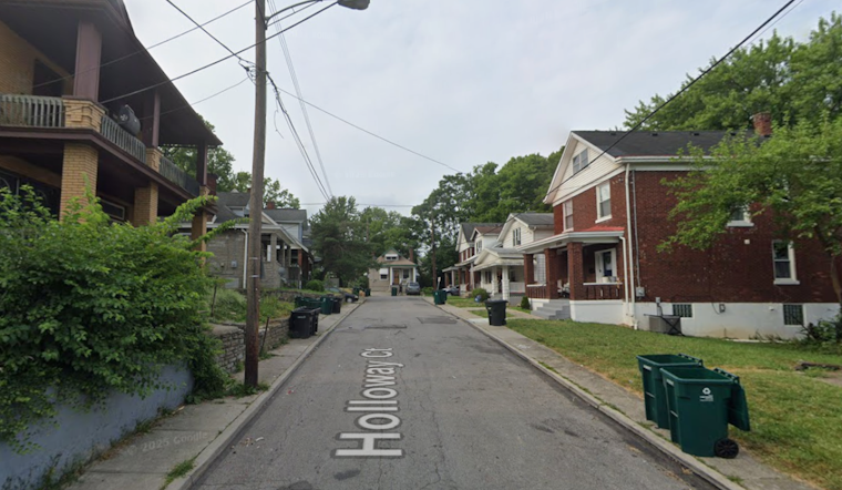 Midnight Holloway Court Stabbing Leaves Evanston Man In Hospital