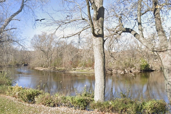 Milwaukee River Kayak Trip Turns Scary As Dad And Son Stranded Near Dam