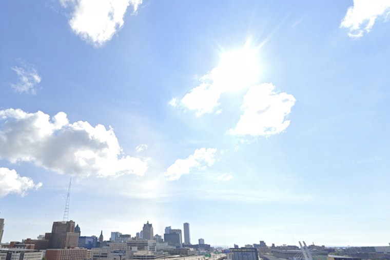 Milwaukee Warms Up As Sneaky Midday Shower Threatens Lunch Plans
