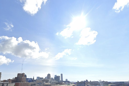 Milwaukee Warms Up As Sneaky Midday Shower Threatens Lunch Plans
