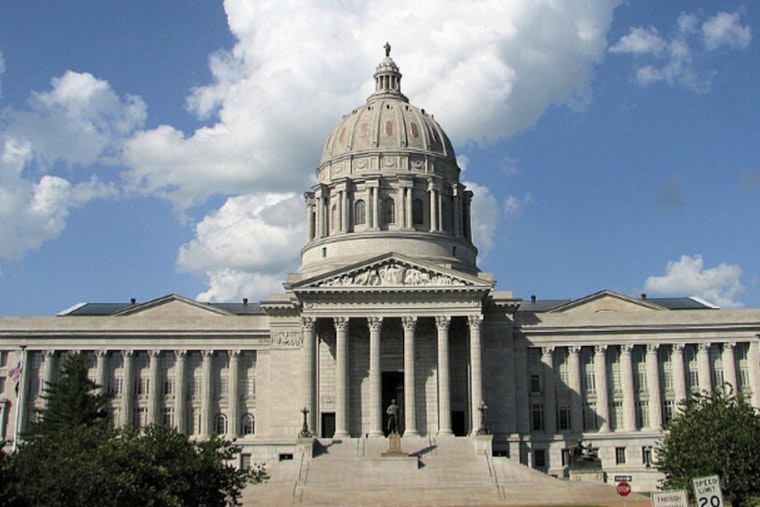 Missouri Pols Launch Crackdown On Kids’ Screens, Push Cursive Comeback