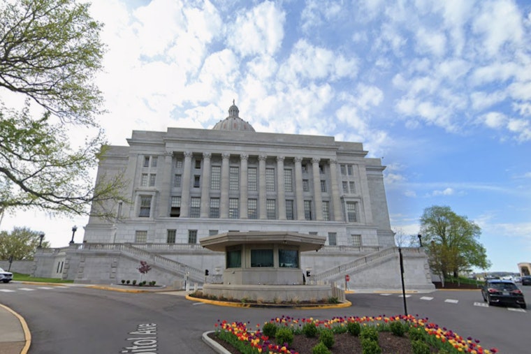Missouri Senate Smacks Down Intoxicating Hemp in Late-Night Showdown