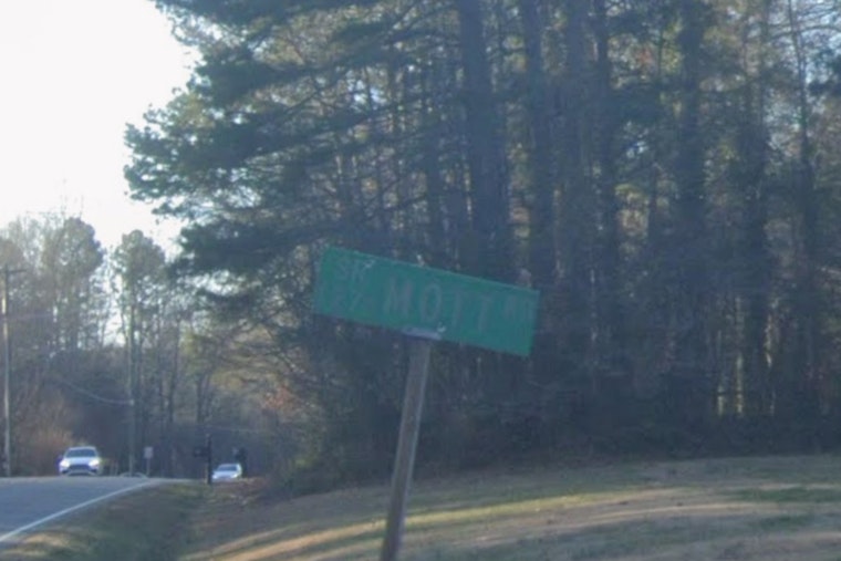 Mott Road Melee as Man Shot in Mooresville Home Brawl