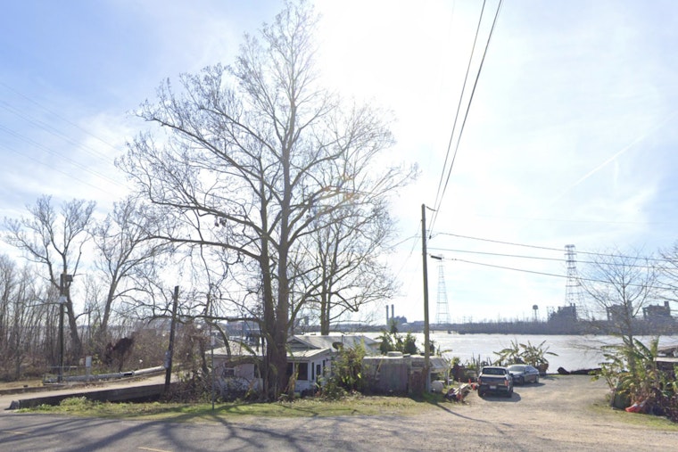 Mystery Smoke Cloud Spooks Leonidas As Riverfront Fills With Haze