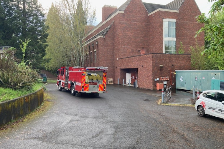 Nitrogen Tank Scare Empties Reed College Building In Woodstock