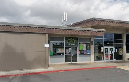 Niu Valley’s Beastside Kitchen Flips $10 Sunrise Plates, Pours Drinks and Spins Karaoke