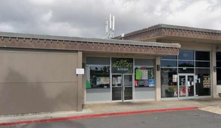 Niu Valley’s Beastside Kitchen Flips $10 Sunrise Plates, Pours Drinks and Spins Karaoke