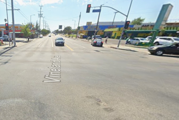 North Hollywood Blaze Sends Heavy Smoke Through Commercial Block