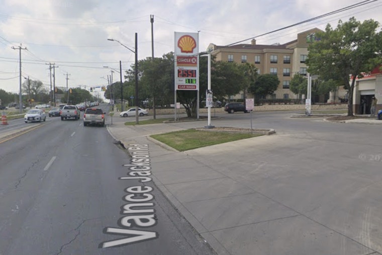 Northwest Side Nightmare as Man Bleeds Into Gas Station After Random Machete Attack