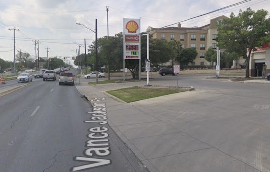 Northwest Side Nightmare as Man Bleeds Into Gas Station After Random Machete Attack