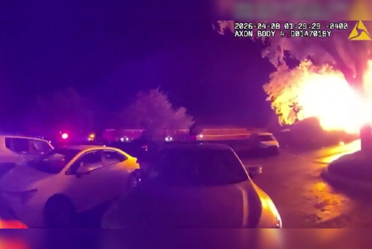 Overnight Blasts Rock Tampa Complex, Residents Flee Swordfish Drive Blaze