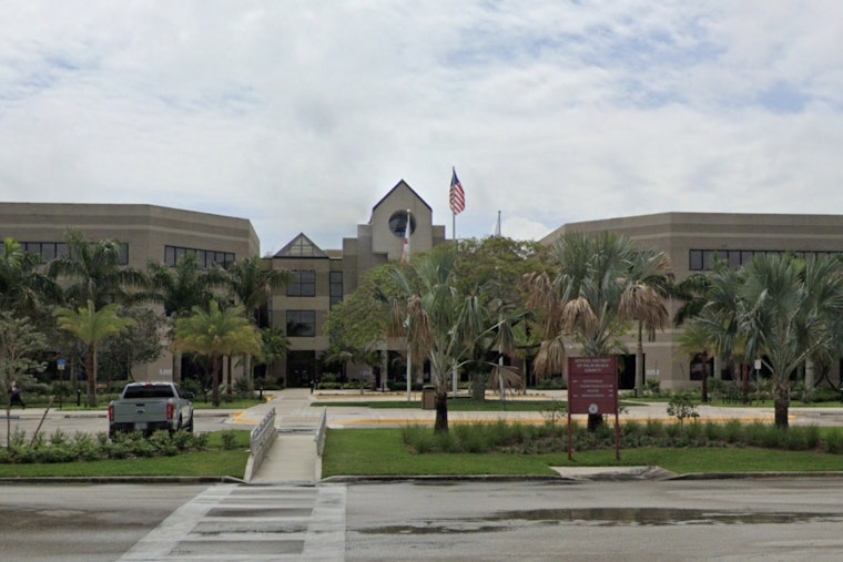 Palm Beach Teachers Rage As Board Schedules Midday Pay Hearing