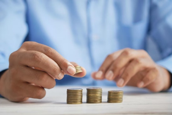 Payday Showdown: $15 Wage Fight Pits 600,000 Ohio Workers Against Business Fears