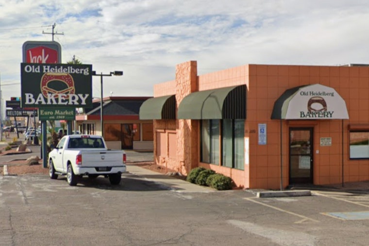 Phoenix Carb Icon Toast, Old Heidelberg Bakery Shutters After 57 Years