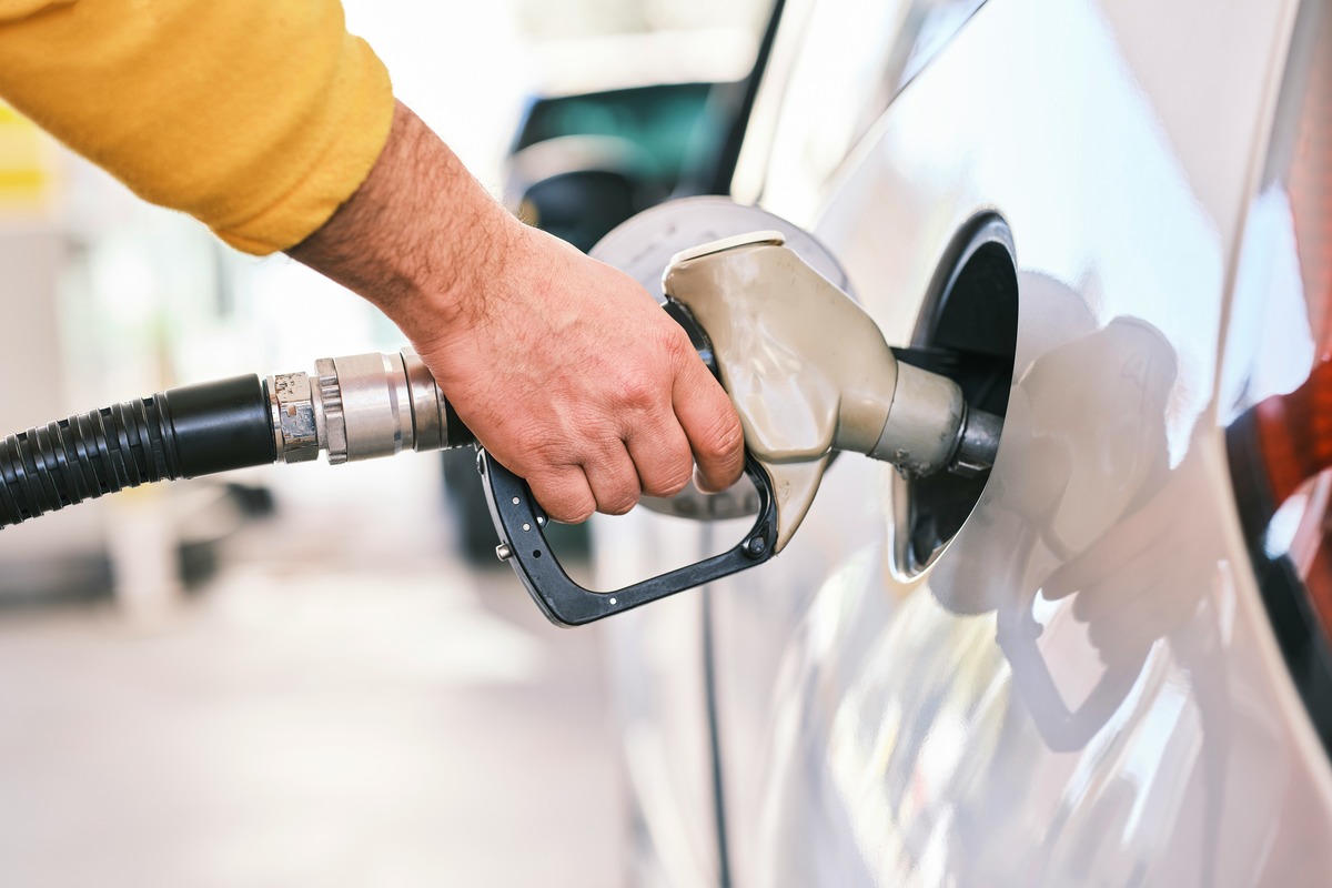 Hack Gas Phoenix Pols Push Fuel Waiver to Hack 50 Cents Off Gas