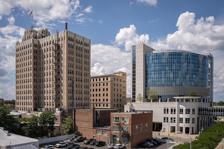 Pontiac Power Play: County Shipping 700 Workers Back Downtown