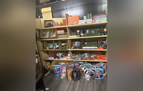 Queens Blvd Pot Shop Padlocked After Cops Haul Off 200 Pounds